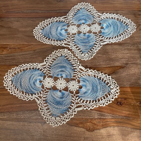 Vintage Set of two Variegated Blue White Crochet Lace Doilies Hand Crafted - Picture 1 of 7